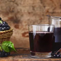 Sok z aronii: na co pomaga? Serce, odporność, wzrok i więcej!