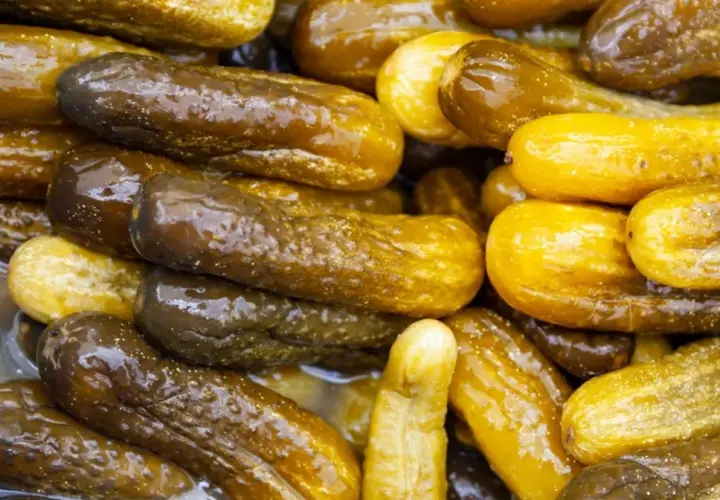 Na co są dobre ogórki kiszone? Polski superfood dla jelit i odporności