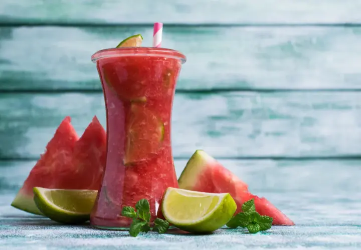 Arbuzowe napoje: Przepisy na lemoniady i drinki w 5 minut!