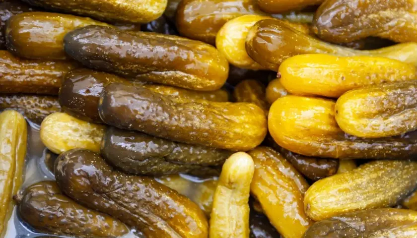 Na co są dobre ogórki kiszone? Polski superfood dla jelit i odporności