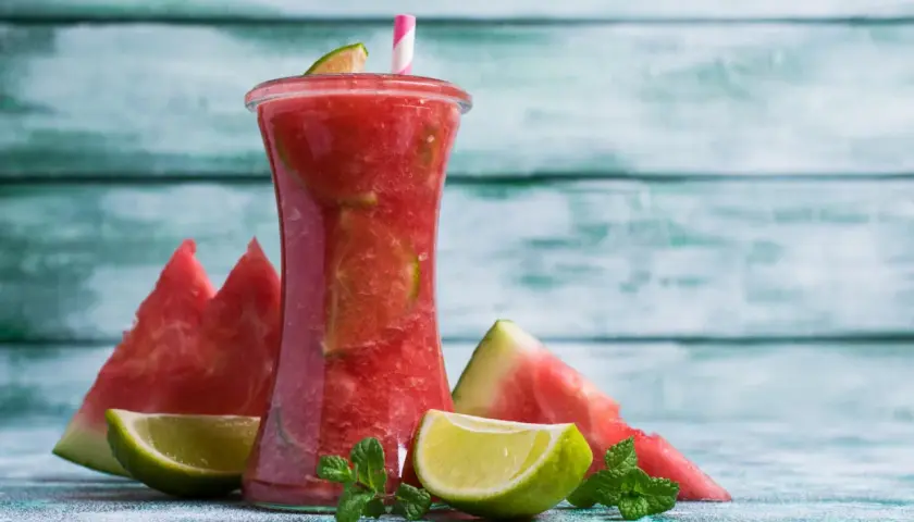 Arbuzowe napoje: Przepisy na lemoniady i drinki w 5 minut!