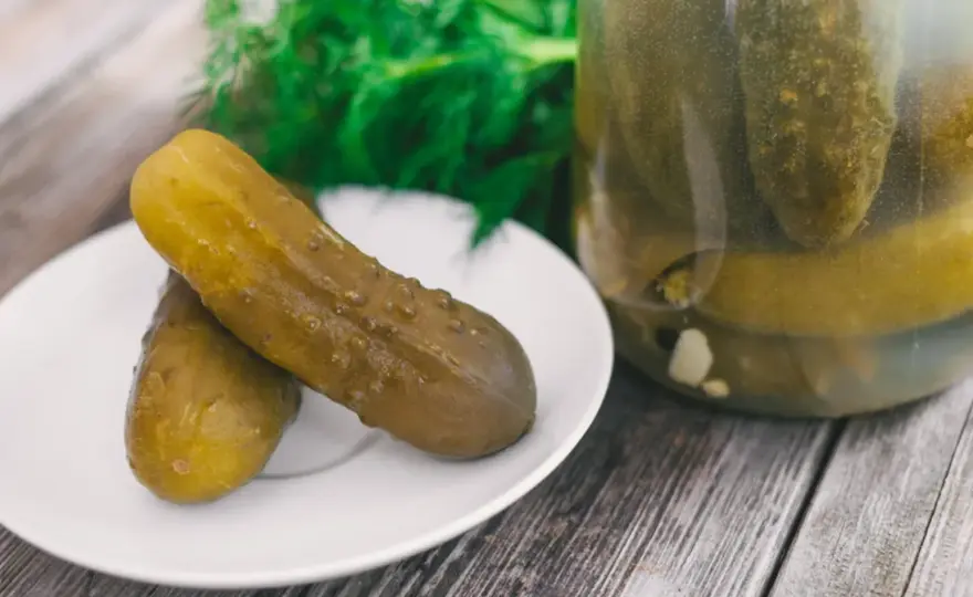 Dlaczego ogórki kiszone są gorzkie? 8 kroków do idealnych!