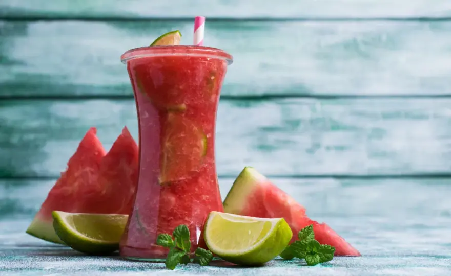 Arbuzowe napoje: Przepisy na lemoniady i drinki w 5 minut!