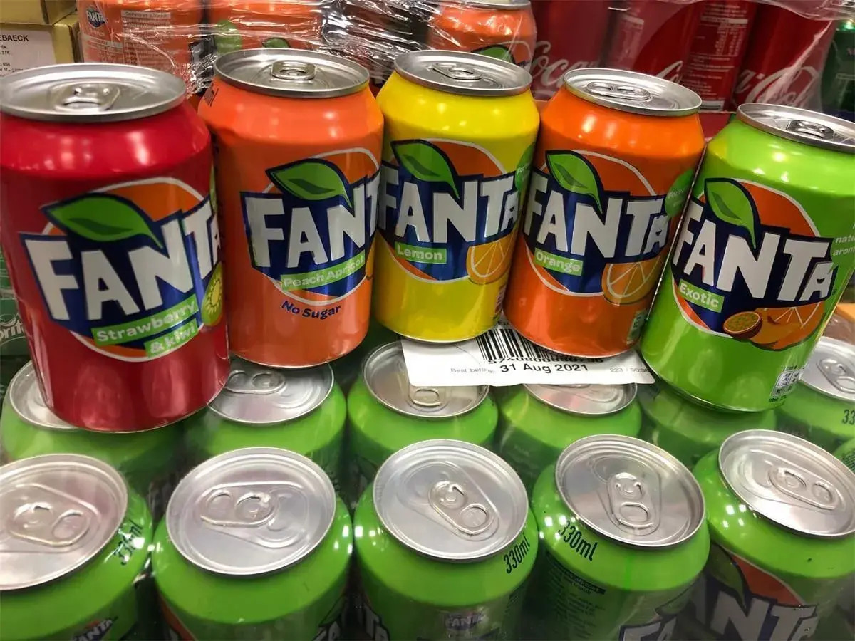 Fanta Tropikalny Poncz: Smak, skład, opinie. Czy to Twój hit?