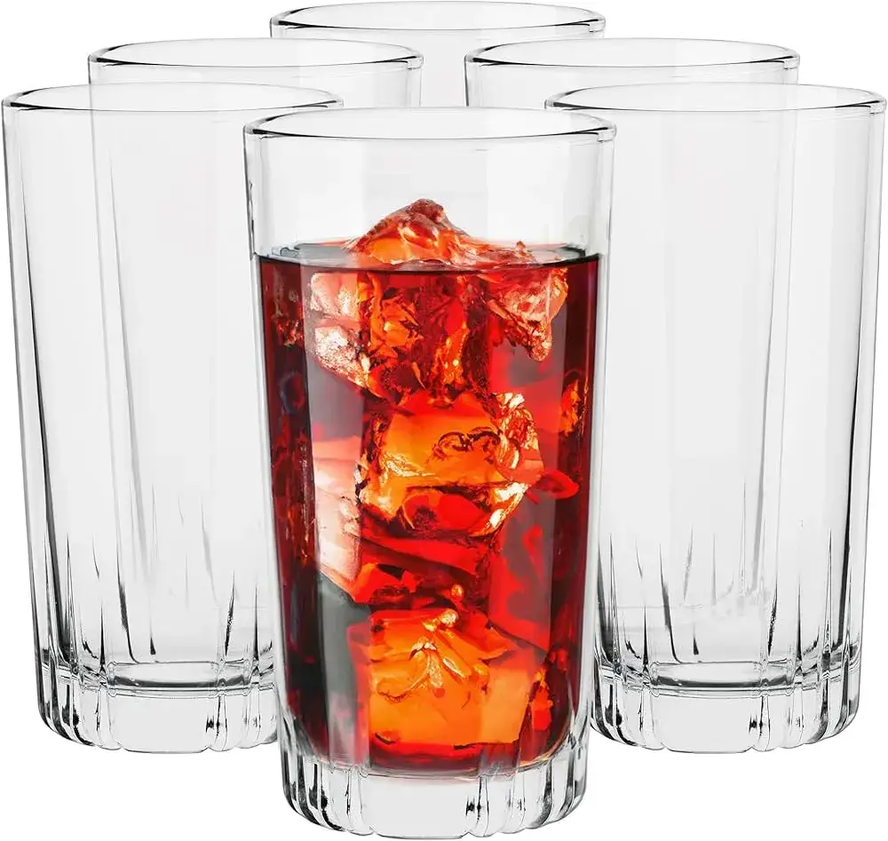 R&oacute;żne typy szklanek do napoj&oacute;w: long drink, tumbler, termiczne, na n&oacute;żce