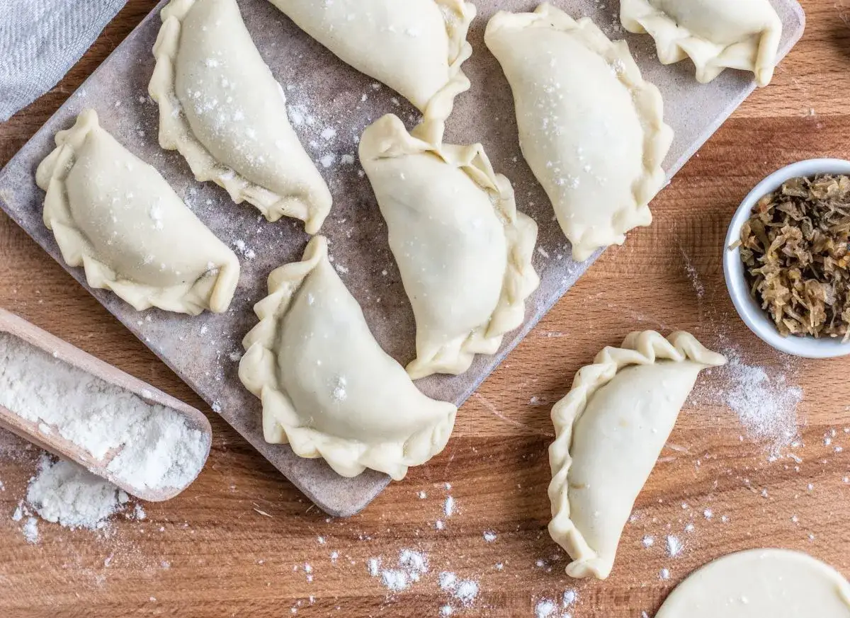 mrożenie pierogów na desce